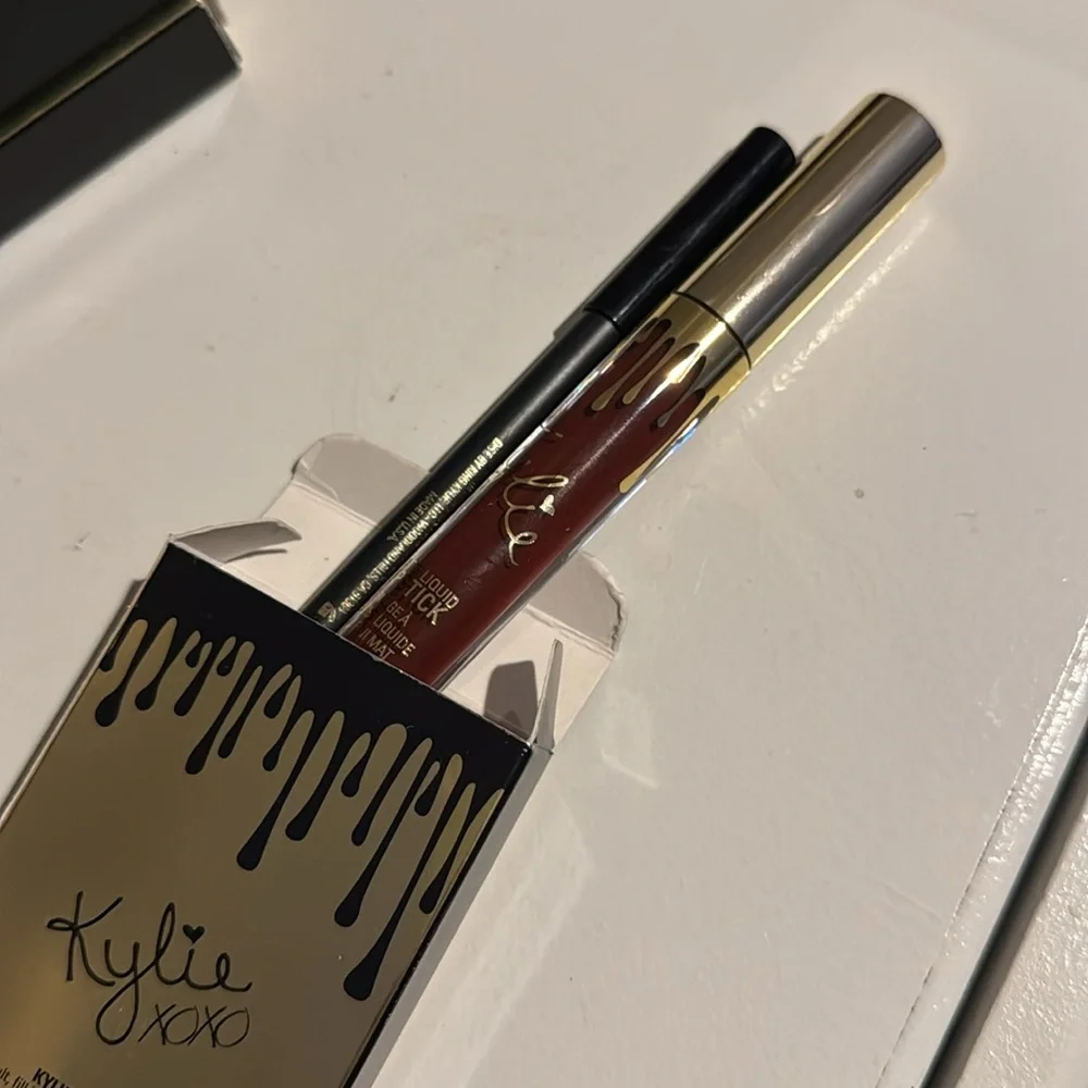 Authentic New KYLIE Cosmetics Limited Edition Birthday Collection Bundle lips - Picture 4 of 4